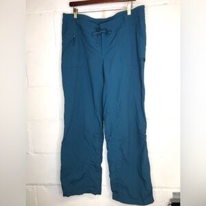 The North Face Women's Size 16 Pants Capri Teal Blue Nylon Hiking